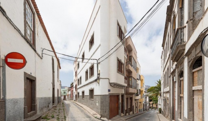 NEW Duplex with Rooftop next to Arucas Cathedral