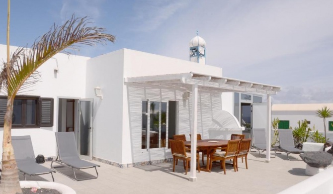 Villa Tranquilidad with amazing private terrace and heated pool