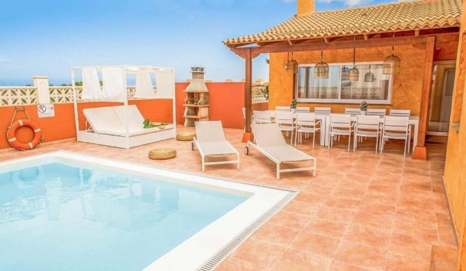 Corralejo Villa Sleeps 10 Pool WiFi T808266