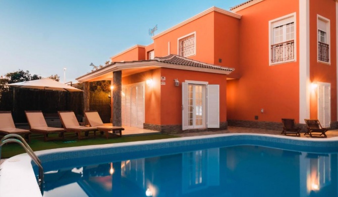 Villa Chloe Costa Adeje Tenerifesummervillas GIANT PRIVATE POOL 11 METERS LONG