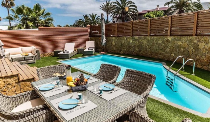 Paradise Beach House: piscina privada, playa 100m