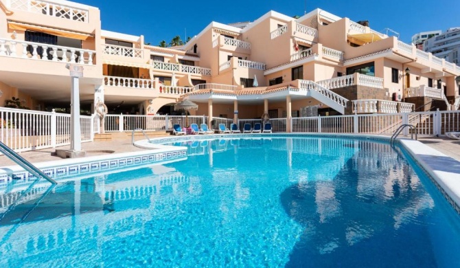 Apartamento Vista mar piscina balcon wifi 4P by Lightbooking