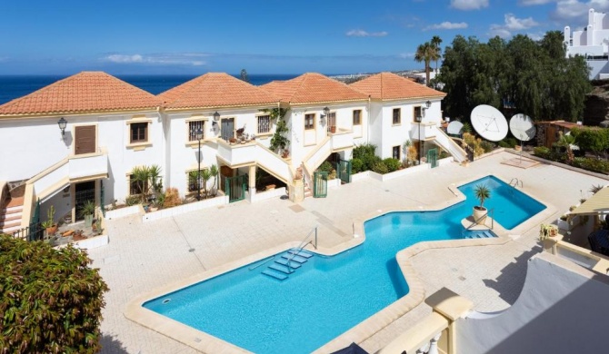 Cosy vibes with pool, ocean view near Aqualand, Wifi, Netflix, Free parking, 2 pools access