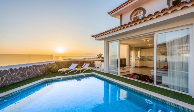 LUXURY WHITE VILLA with sea view, heated pool