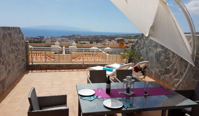 Villa Roque del Conde 2 with fantastic sea views, 2 terraces, pool, Wifi, SAT-TV, dishwasher