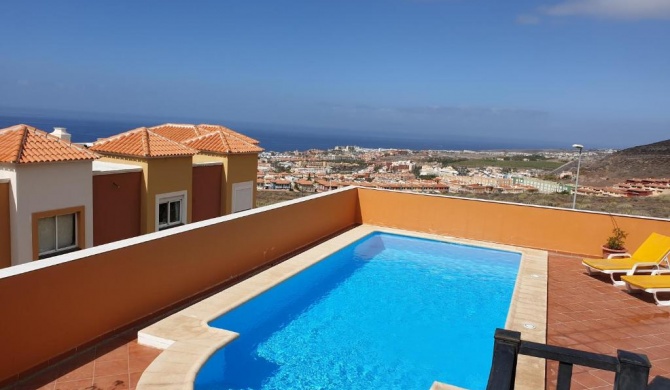 Villa Roque del Conde with private pool, terrace with fantastic sea views, Wifi, garden, garage