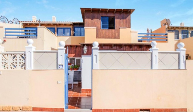 3 bedrooms house with furnished terrace and wifi at Costa Calma 1 km away from the beach