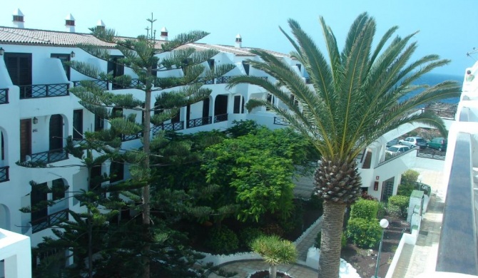 Coastside apartment, Amarilla Bay