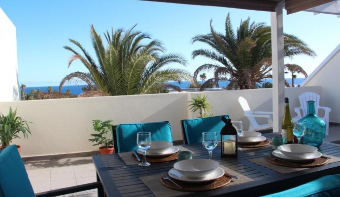 Playa Roca penthouse. Great sea views!