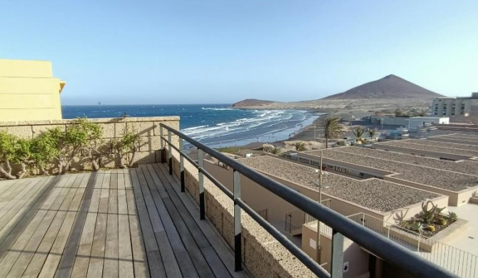 alquilaencanarias El Medano Spectacular terrace and sea views A