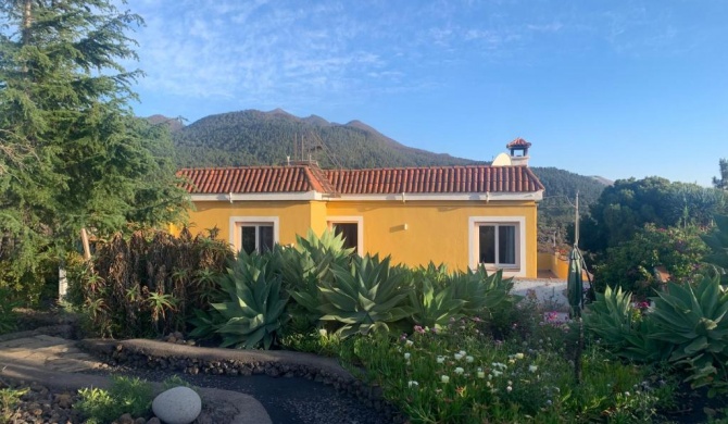 Villa Piedras Blancas with private garden