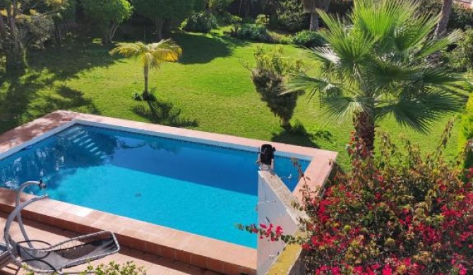 Villa Carioca - with private pool, marvelous garden and amazing ocean view