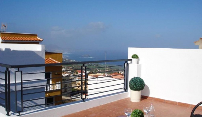 2 bedrooms appartement with sea view terrace and wifi at Icod de los Vinos 3 km away from the beach