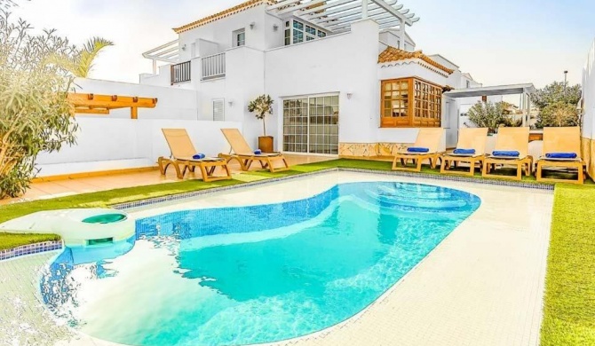 La Caleta Villa Sleeps 6 with Pool and WiFi