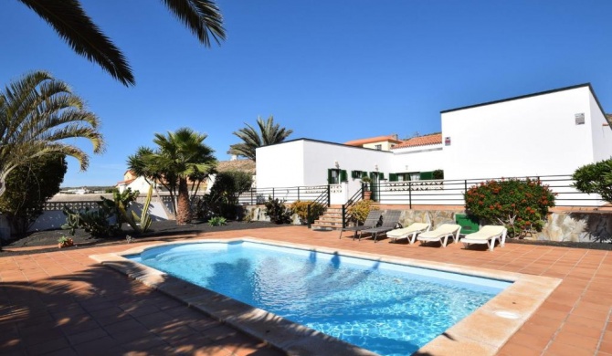 Spacious house with good location in the north, just 15 min from the beach