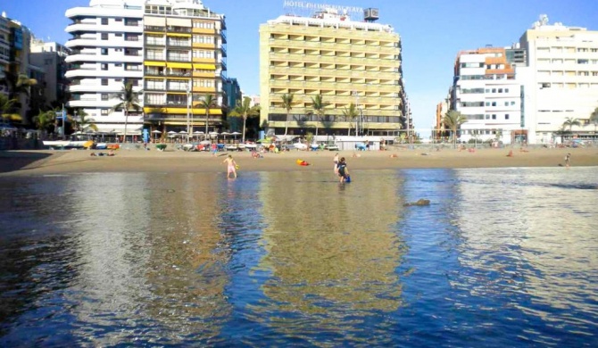 Las Palmas Las Canteras Beach