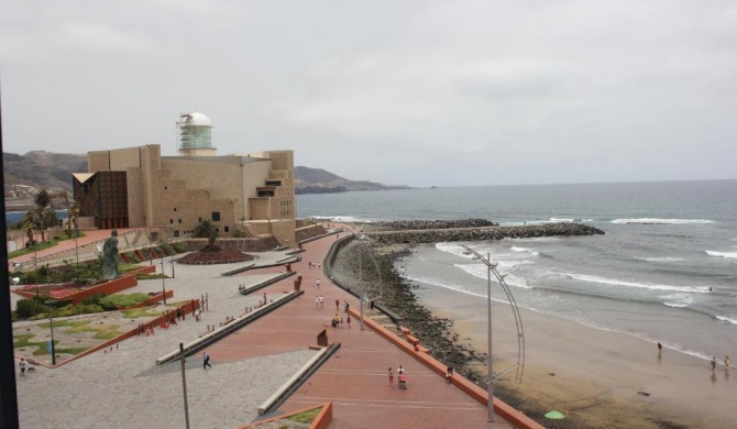 Las Canteras Beach