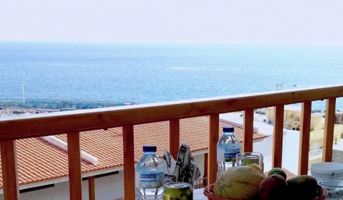 Ocean View Apartment over Los Cristianos, Playa las Vistas