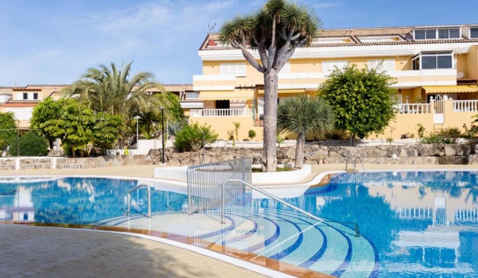 3 bedrooms appartement at Arona 20 m away from the beach with sea view shared pool and furnished terrace