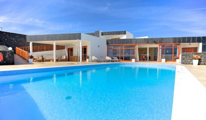 Playa Blanca Villa Sleeps 15 Pool Air Con WiFi