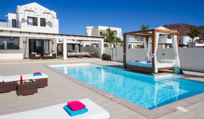 Playa Blanca Villa Sleeps 6 Pool Air Con WiFi