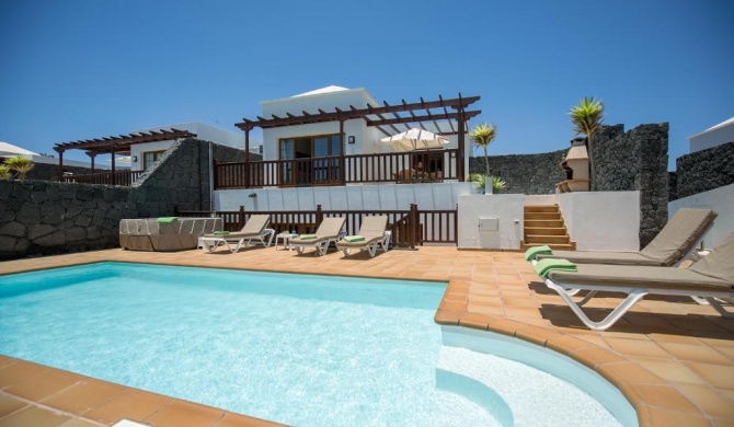 hight standard villa with private heated pool Fuerteventura