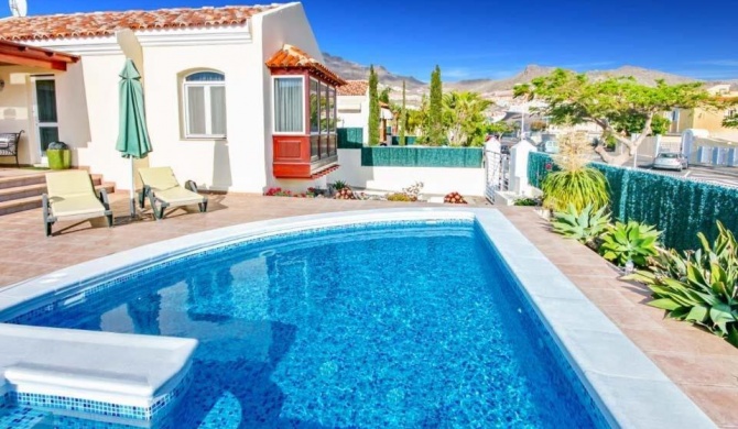 Playa de Fanabe Villa Sleeps 5 Pool Air Con WiFi