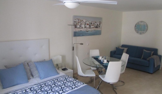 Los Cristianos studio, modern, spacious, pool,WiFi