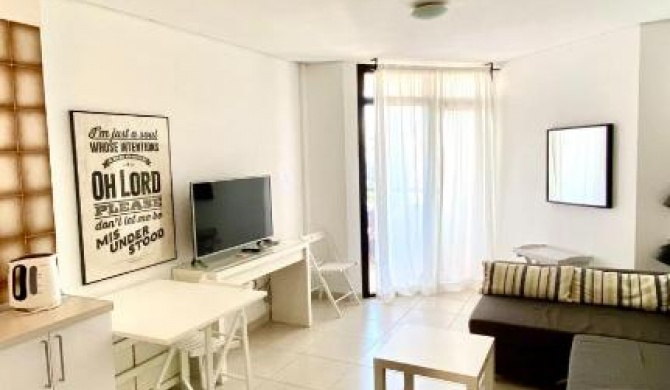 Lovely Studio Los Cristianos WIFI, Cable TV, Pool