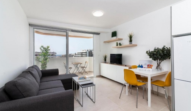 Modern and recently renovated apartment in Arona