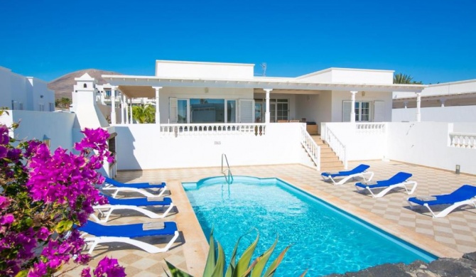 Puerto Calero Villa Sleeps 6 Pool WiFi